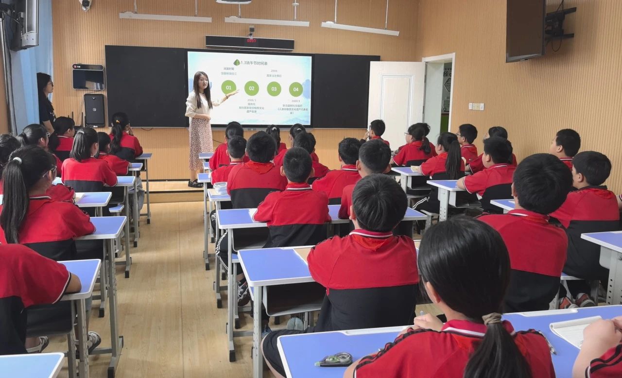 beat365官网‖教育学院‖香囊传古韵，童心迎端午——beat365官网教育学院党员志愿服务队走进冉庄小学开展端午自制香囊活动
