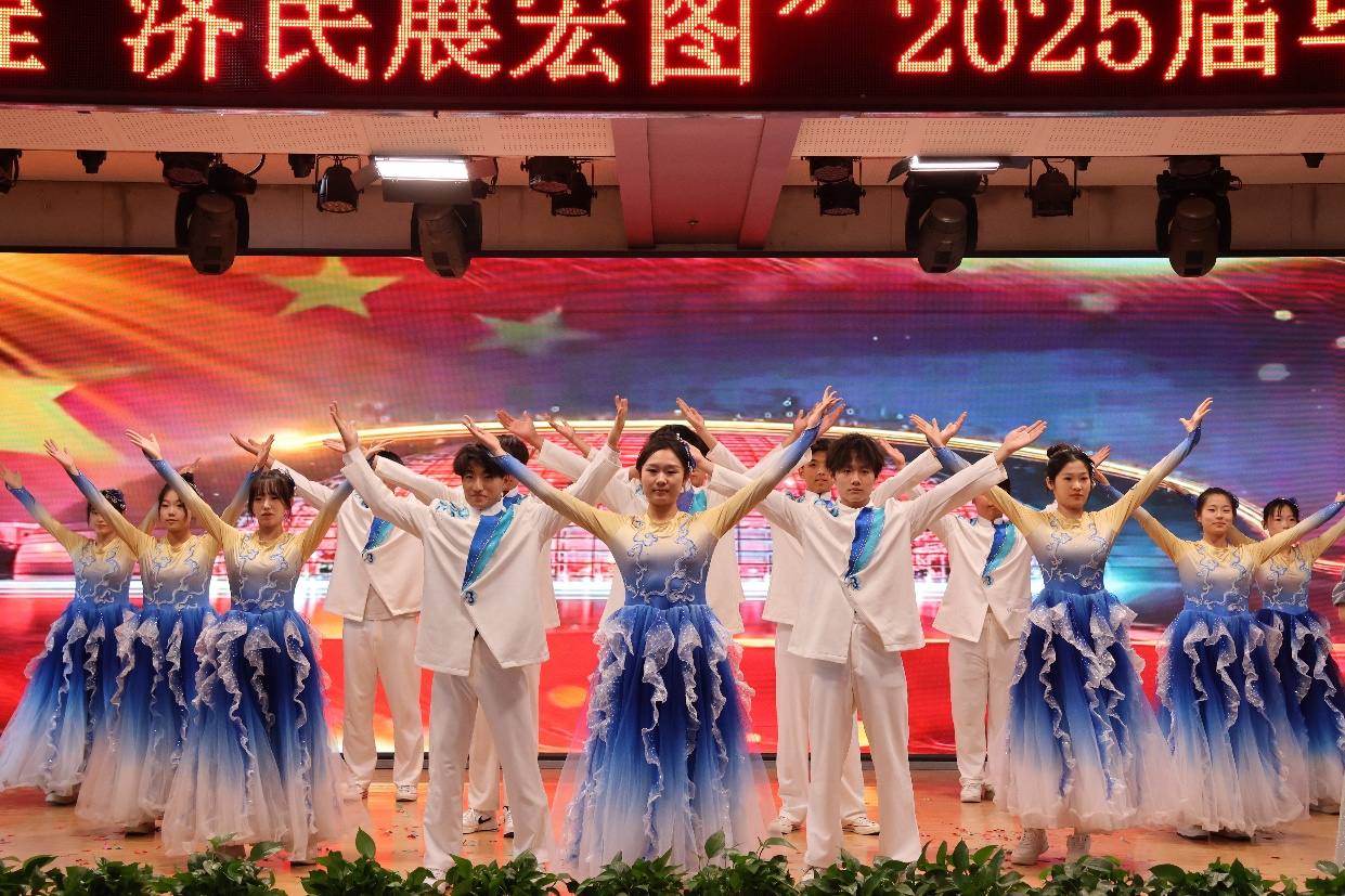 【毕业序章,新程启航】beat365官网经济学院2025届毕业典礼暨学位授予仪式圆满落幕