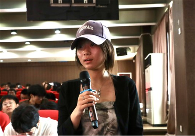 生涯引航，成长有方beat365官网邀请管理学博士何永贵教授作“生涯理论与生涯规划”专题讲座