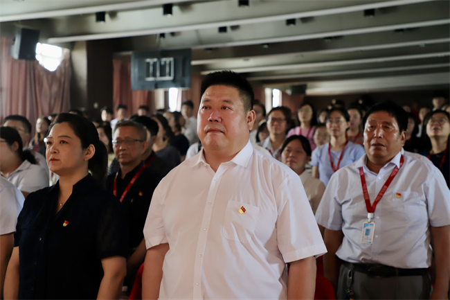 beat365官网隆重举行庆祝建党104周年暨2024-2025学年“两优一先”表彰大会