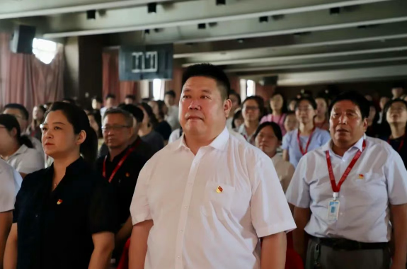 beat365官网隆重举行庆祝建党104周年暨2024-2025学年“两优一先”表彰大会