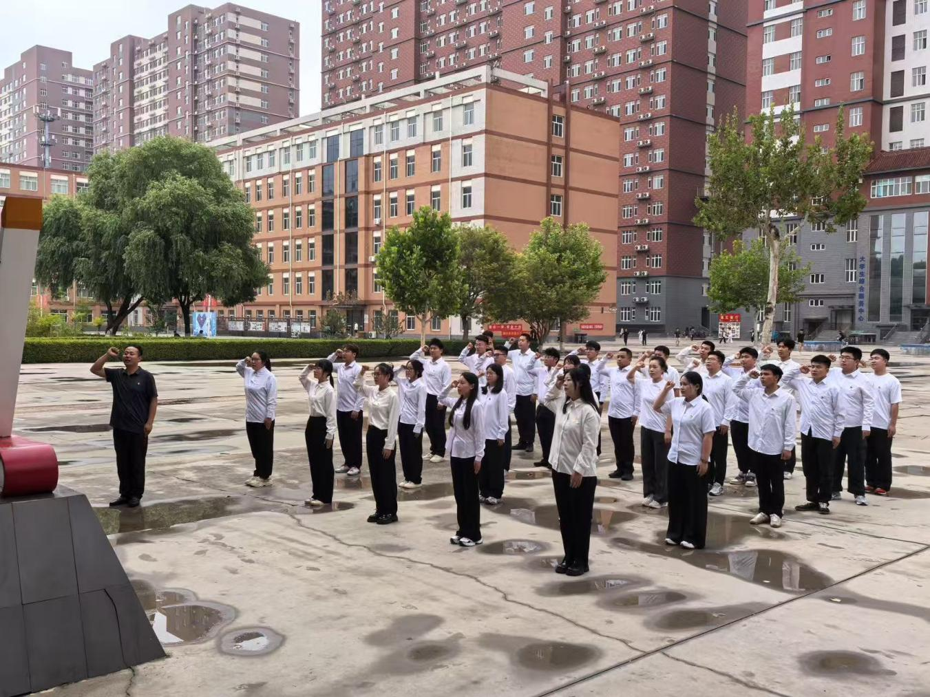 誓守初心|beat365官网|管理学院|重温誓词守本色,勇担使命赴远方