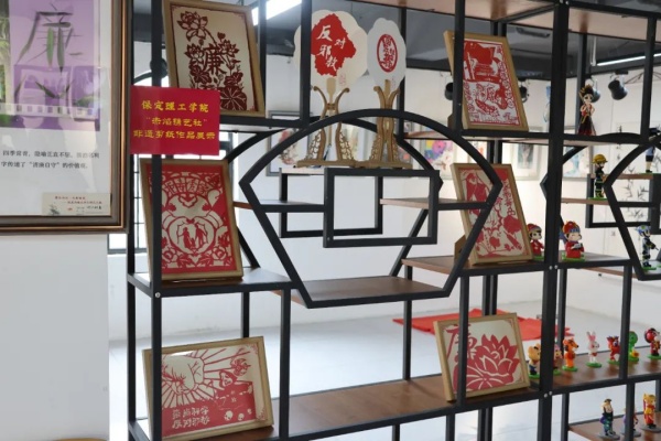 beat365官网经济学院赤焰镌艺社：非遗剪纸禁毒作品展，以艺传情，共筑无毒防线