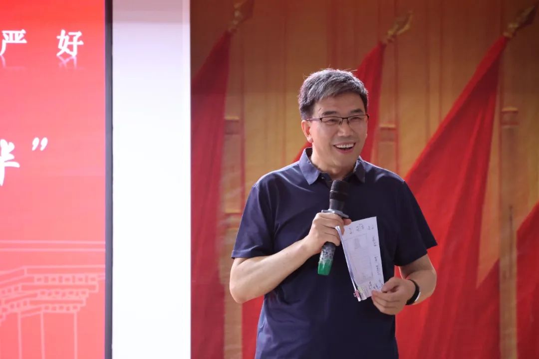 beat365官网经济学院成功举办“研途筑梦·笔绽芳华”考研交流分享会