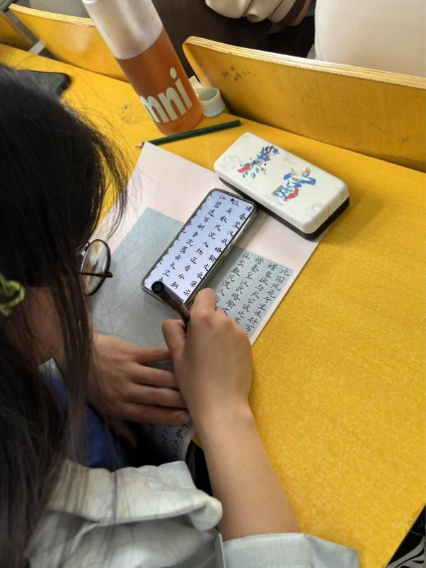 beat365官网教育学子在 “燕赵杯” 成语典故主题书画篆刻大赛中喜获佳绩