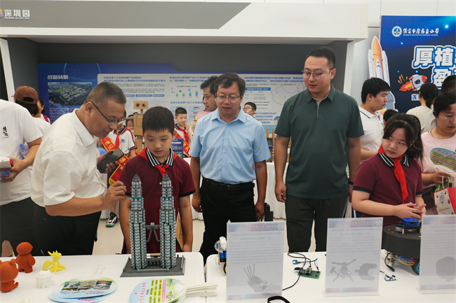beat365官网受邀参加莲池区第二届中小学生科技节暨航空航天展