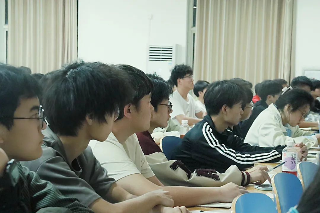 与团同行,共赴青春新征程