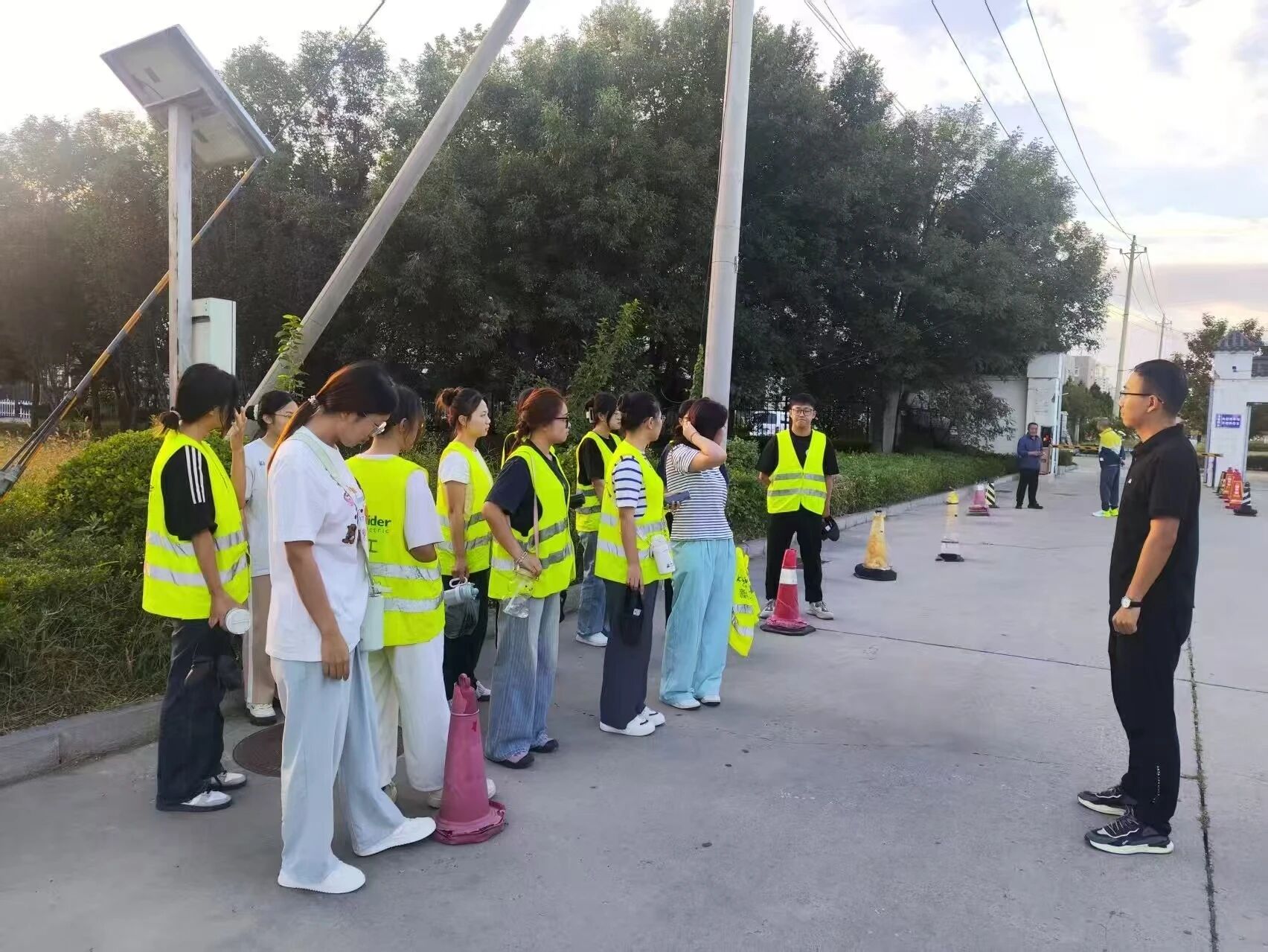 我院 22 级电子专业学子赴北京实习:校企协同筑平台,实践赋能育人才