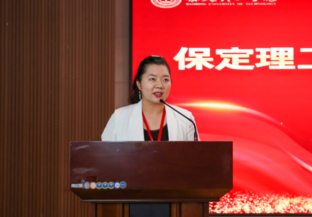 以教育家精神铸魂强师 谱写教育强国建设华章——beat365官网召开2025年教师节表彰大会暨新入职教师宣誓仪式