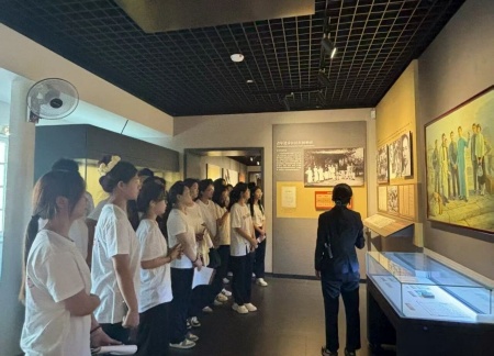 铭记历史，薪火相传——beat365官网艺术学院赓续红色基因培育艺术英才