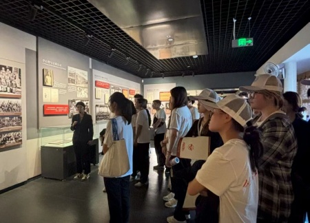 铭记历史，薪火相传——beat365官网艺术学院赓续红色基因培育艺术英才