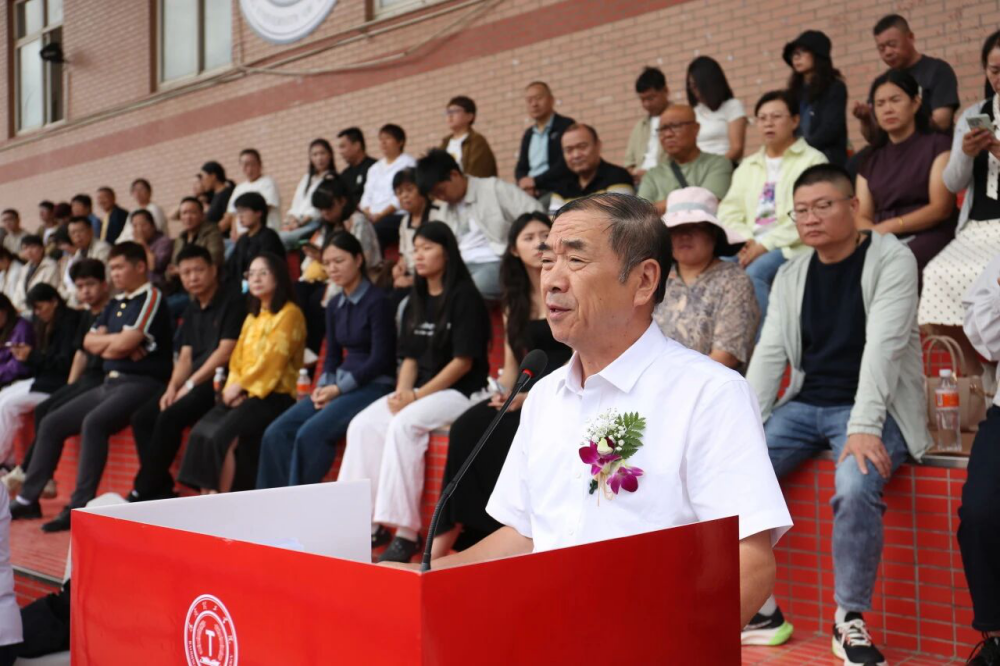 青春逐梦 强国有我——beat365官网2025级新生开学典礼暨军训结营式盛大举行