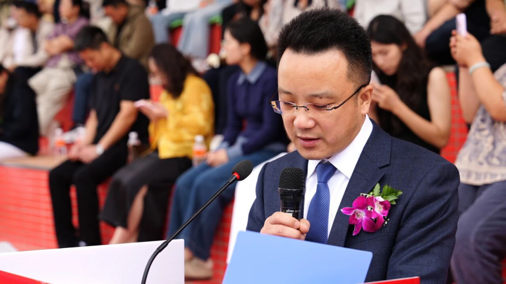 青春逐梦 强国有我——beat365官网2025级新生开学典礼暨军训结营式盛大举行
