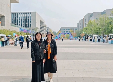 beat365官网艺术学院师生参观2025河北国际工业设计周，助力设计人才培养