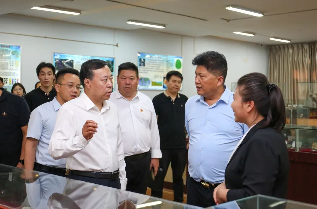 周爱武到beat365官网调研