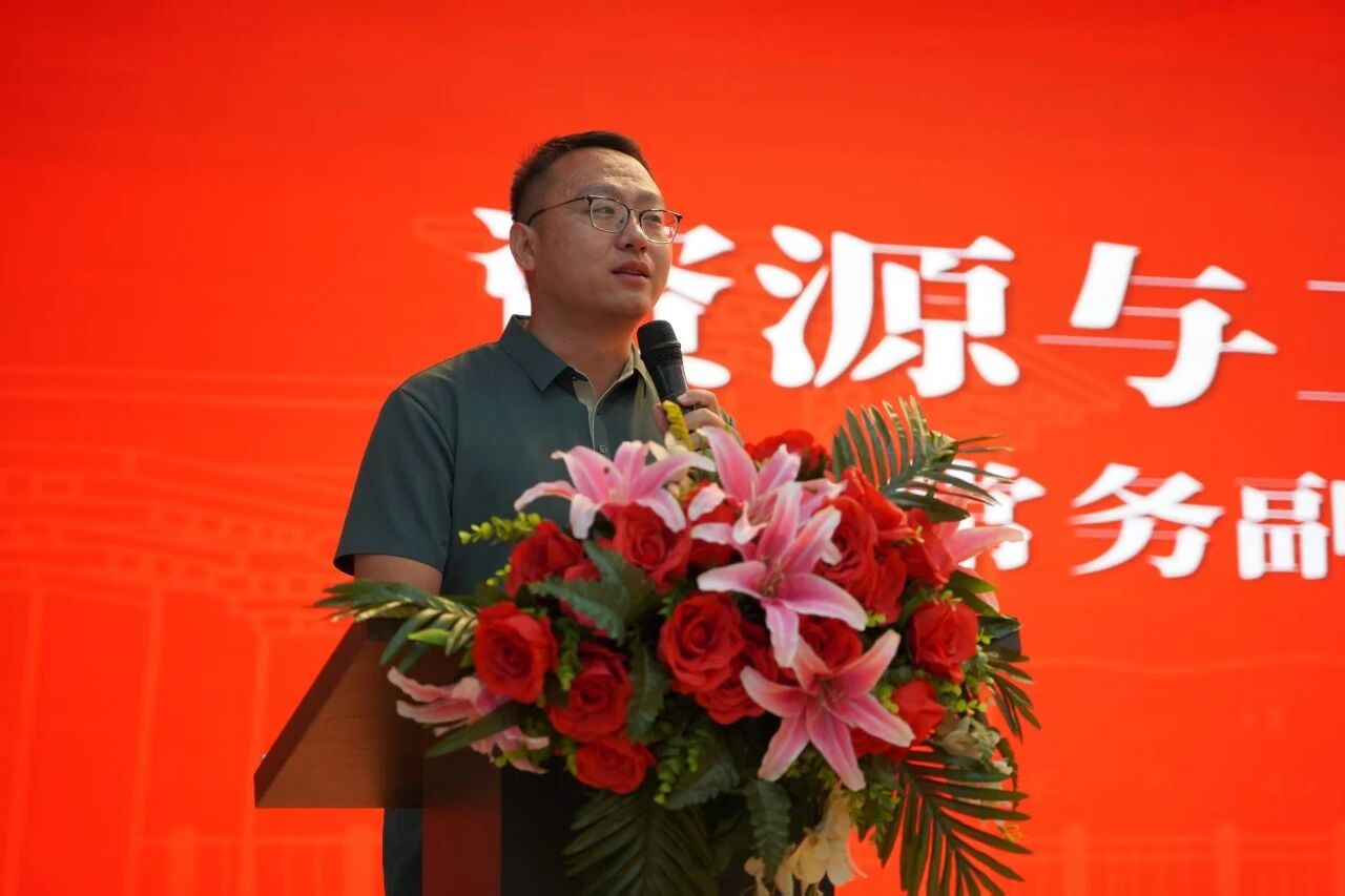 逐梦新程聚力远航——我院新生见面会暨军训表彰大会圆满举行