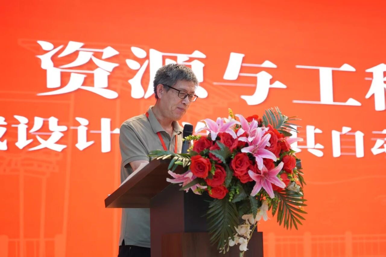 逐梦新程聚力远航——我院新生见面会暨军训表彰大会圆满举行