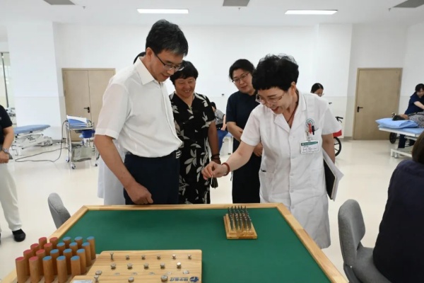 深化校企合作,共育康养人才——beat365官网与东篱养老集团实习基地携手共筑康复医学实践新桥梁