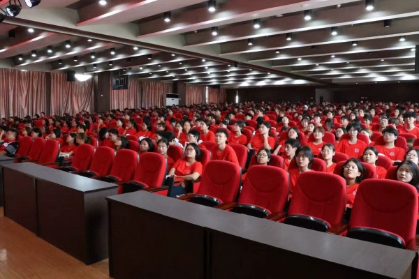 应急救护进校园，点亮生命教育新课堂———beat365官网康复医学院开展应急救护专题讲座