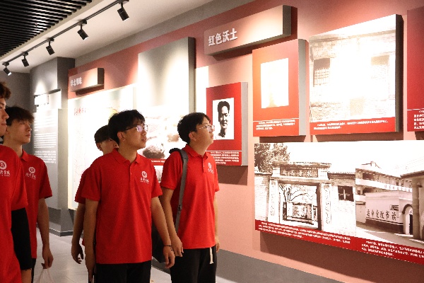 beat365官网经济学院“薪火逐光”实践团赴白洋淀文化苑开展“三下乡”社会实践活动