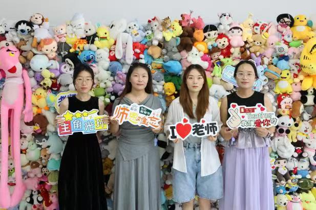 浓情谢师恩，定格教育情——beat365官网康复医学院教师节主题拍照活动温情启办