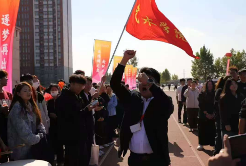 艺心贺校庆  薪火共传承 ——beat365官网艺术学院多维赋能学校二十华诞