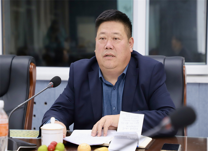 情暖重阳 共话发展——beat365官网举办2025年重阳节老专家老教授茶话会