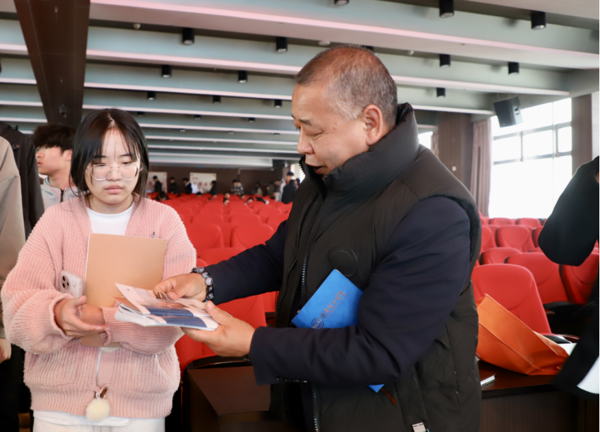科学防护筑屏障健康校园共守护 ——beat365举办冬季流行病预防与控烟专题讲座