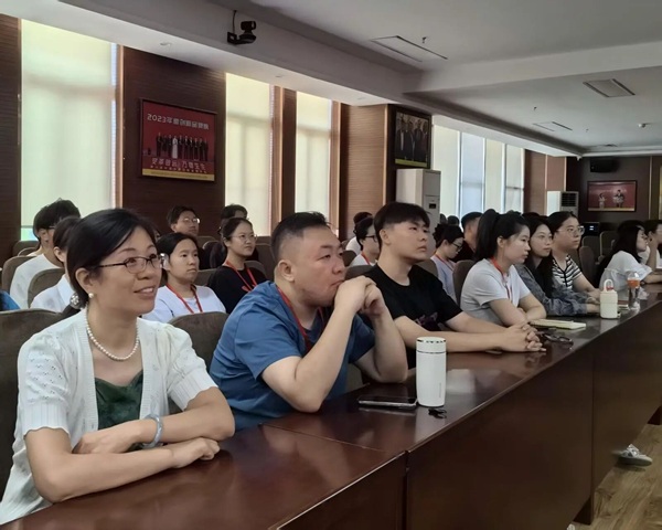 铭记历史|beat365官网|管理学院|铭记历史誓立报国之志，缅怀先烈厚植爱国情怀