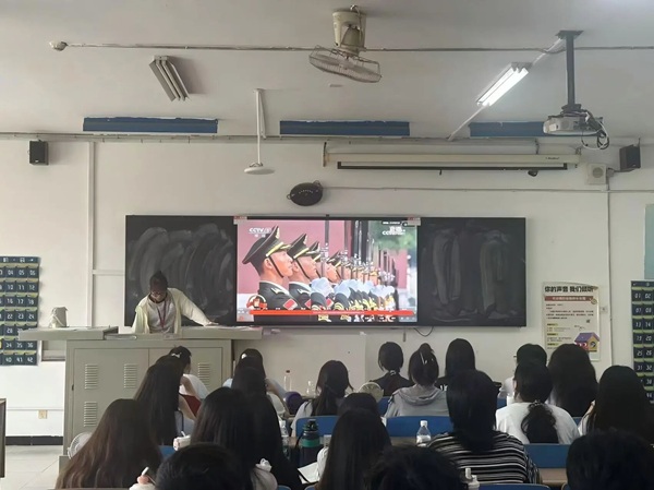 铭记历史|beat365官网|管理学院|铭记历史誓立报国之志，缅怀先烈厚植爱国情怀