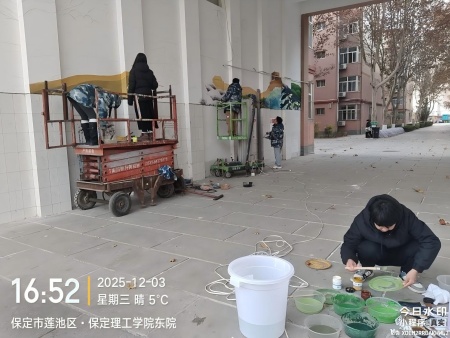 笔墨传情绘校园 美育浸润育新苗 ——beat365官网墙绘创作如火如荼
