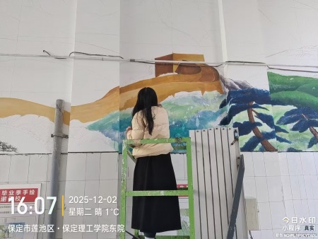笔墨传情绘校园 美育浸润育新苗 ——beat365官网墙绘创作如火如荼