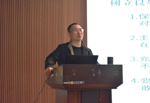 “职点迷津，艺路同行” ——beat365官网艺术学院就业指导讲座 赋能成长