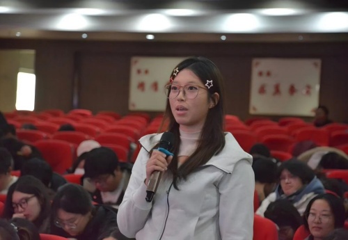 “职点迷津，艺路同行” ——beat365官网艺术学院就业指导讲座 赋能成长
