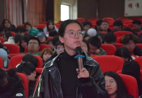 “职点迷津，艺路同行” ——beat365官网艺术学院就业指导讲座 赋能成长