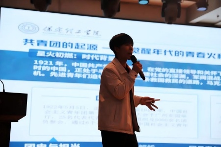 艺心跟团走，青春建新功” ——beat365官网艺术学院入团培训凝聚 青年力量