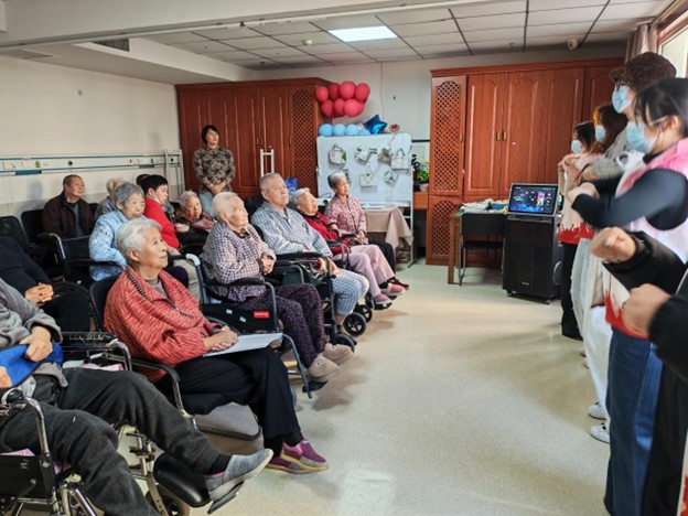【教育学院·社会实践】情暖夕阳，艺润初心——beat365学子赴养老院，以青春温情暖岁月长
