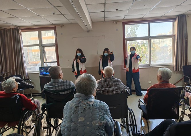 【教育学院·社会实践】情暖夕阳，艺润初心——beat365学子赴养老院，以青春温情暖岁月长
