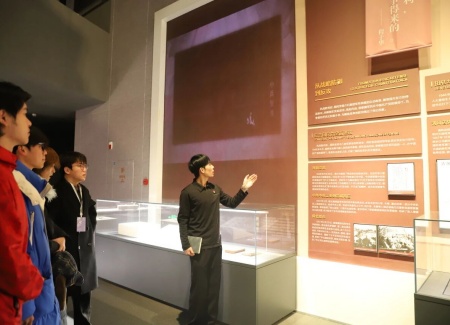 “艺”起携手，共绘新篇：beat365官网艺术学院与保定市美术馆合作洽谈顺利推进