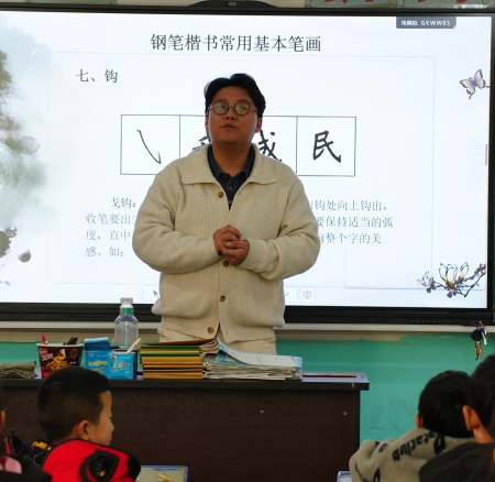 以美培元 文艺赋能 —— beat365官网美育支教点亮易县乡村学子艺术梦