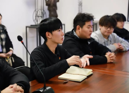 “艺”起携手，共绘新篇：beat365官网艺术学院与保定市美术馆合作洽谈顺利推进