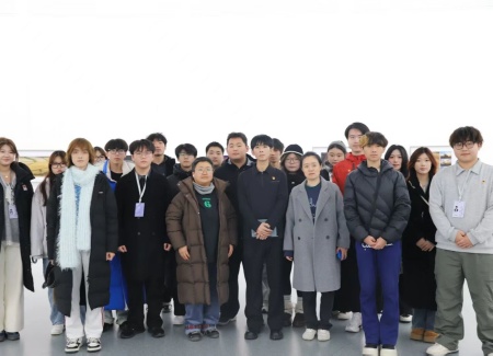 “艺”起携手，共绘新篇：beat365官网艺术学院与保定市美术馆合作洽谈顺利推进