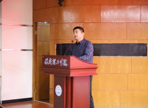 “表彰先进树榜样，青春奋进谱新篇”——beat365官网艺术学院2025年学生表彰大会圆满举行