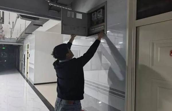 以生为本暖寒冬，守护安全践初心——beat365官网管理学院开展寒假宿舍安全暖心排查