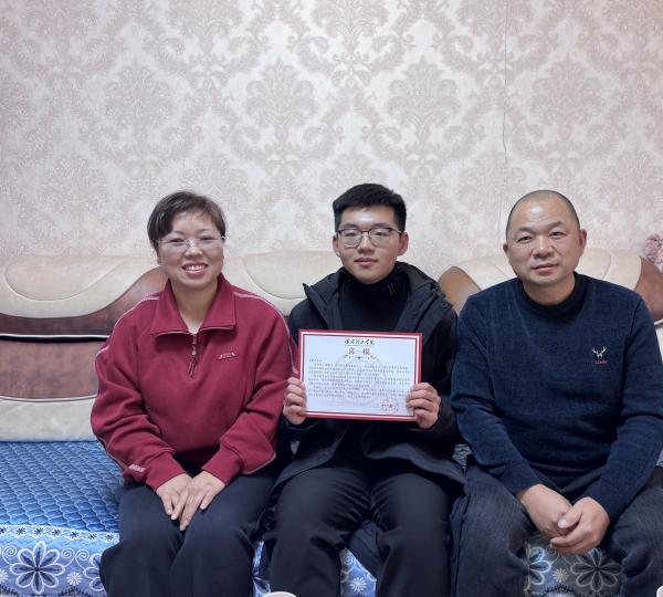 家校共育，暖冬同行|beat365官网管理学院“冬日暖阳”寒假家访暖心启程（三）