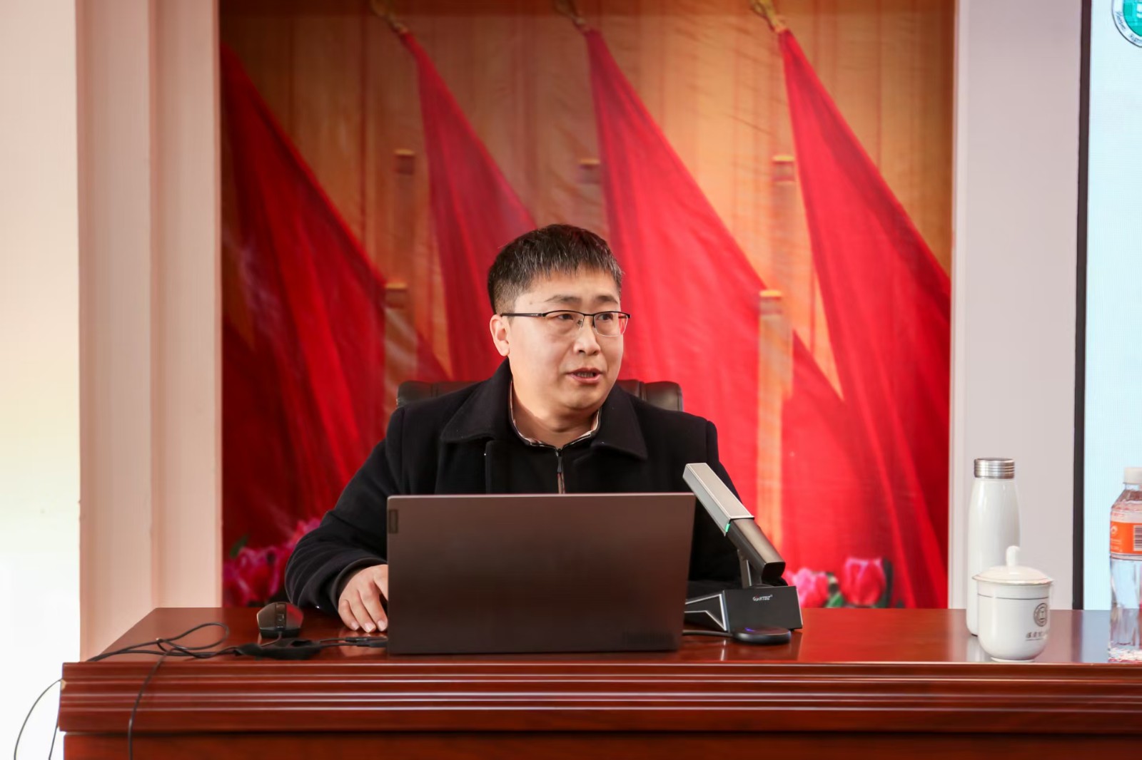聚焦样板支部创建 提升党建规范化水平——beat365举办党务干部培训暨经验交流会