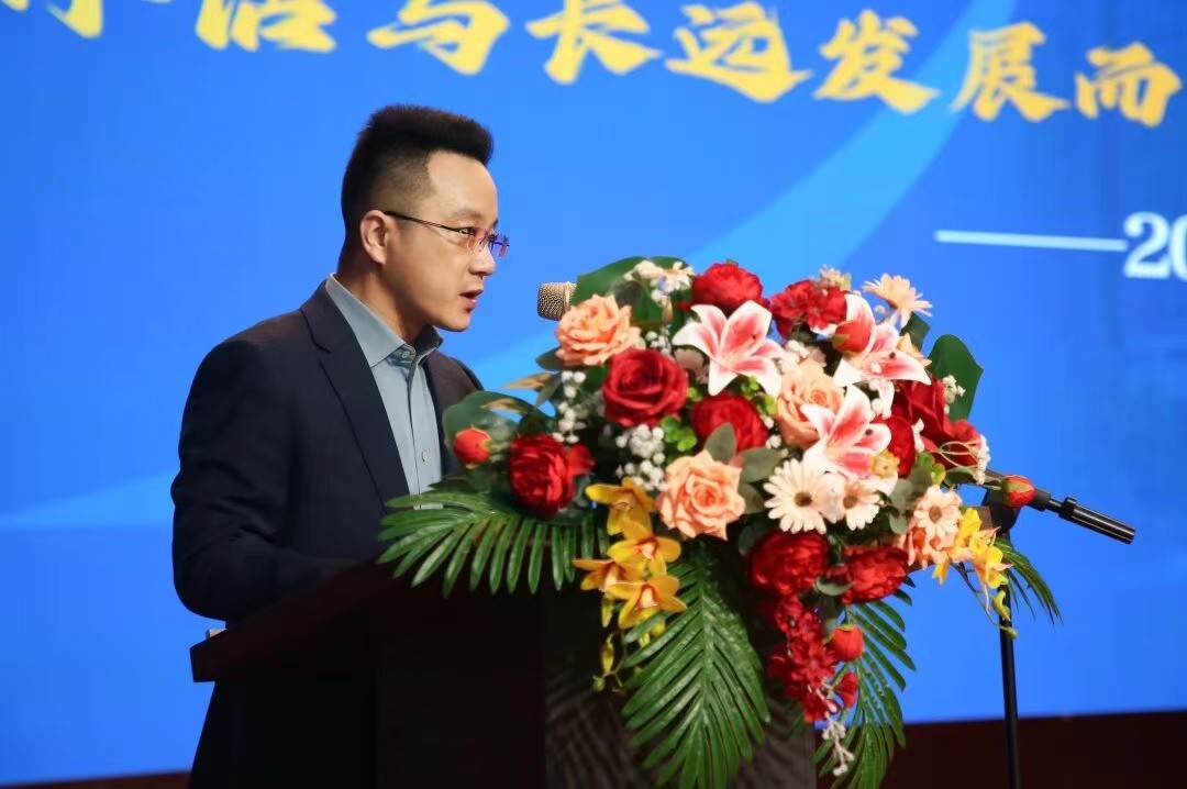 凝心聚力 笃行向新｜beat365官网2025年度工作总结表彰大会暨新年团拜会圆满举行