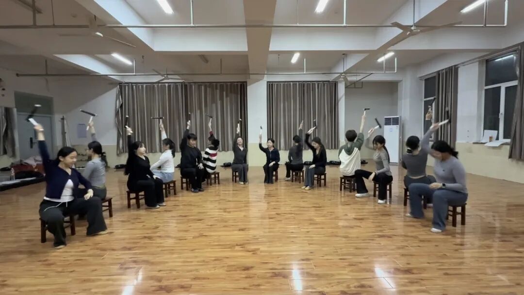 beat365官网师生参演高碑店市春节联欢晚会
