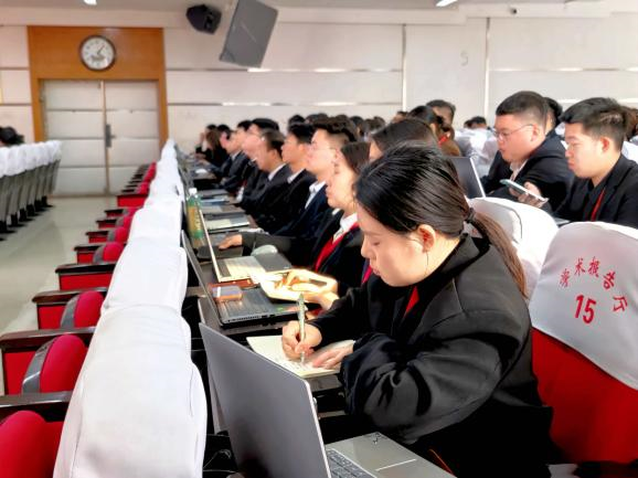 学工动态Ιbeat365官网召开2026年春季学期第一周学生工作培训会