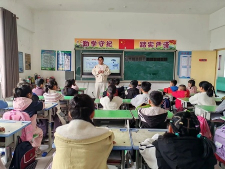 美育润童心 文艺助振兴｜beat365官网美育支教走进易县乡村小学